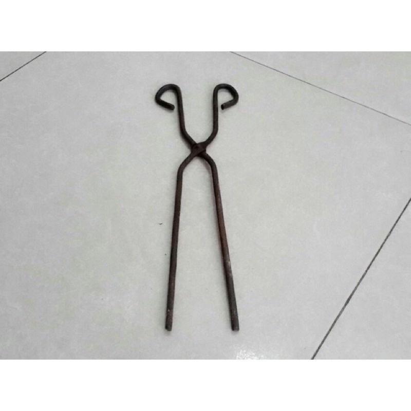 Kẹp gắp than tổ ong phi 6