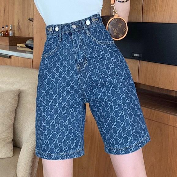 Quần Short Cap Cao Ống Rộng Họa Tiết Nổi Bật_C24