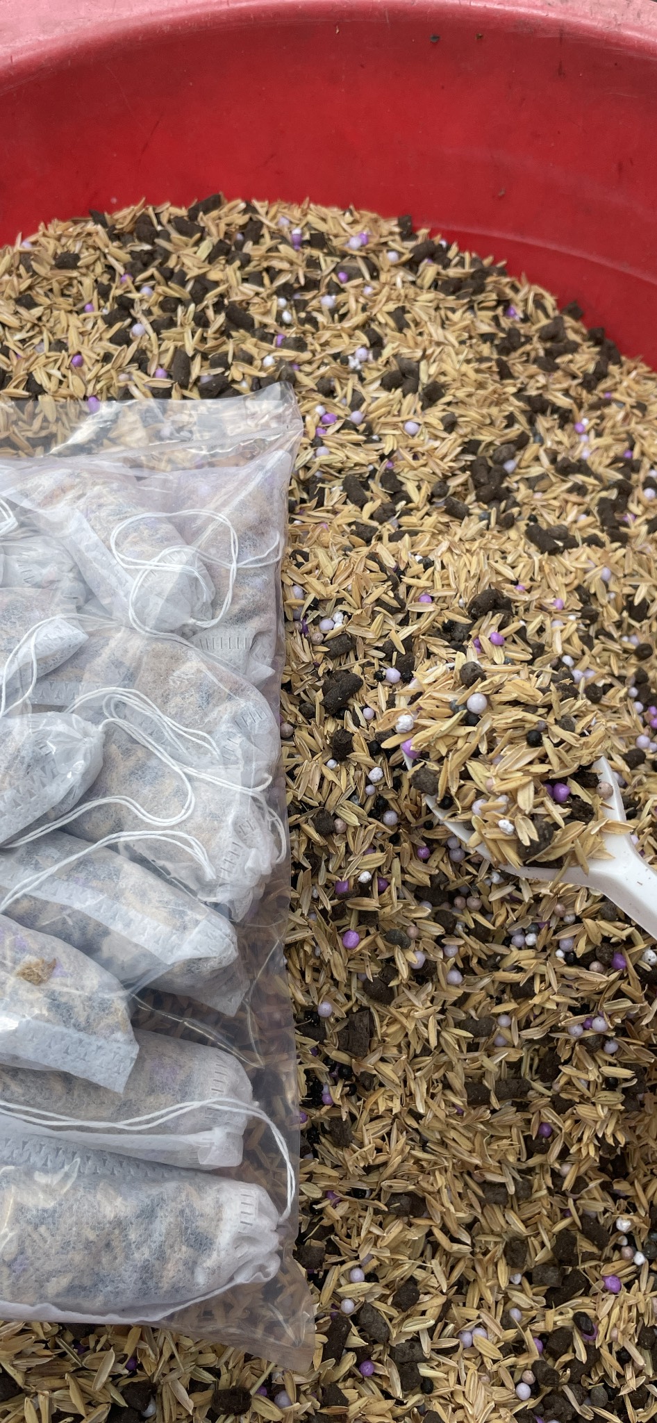 Bịch 20 túi phân tan chậm an toàn hiệu quả cho cây hoa lan cây cảnh