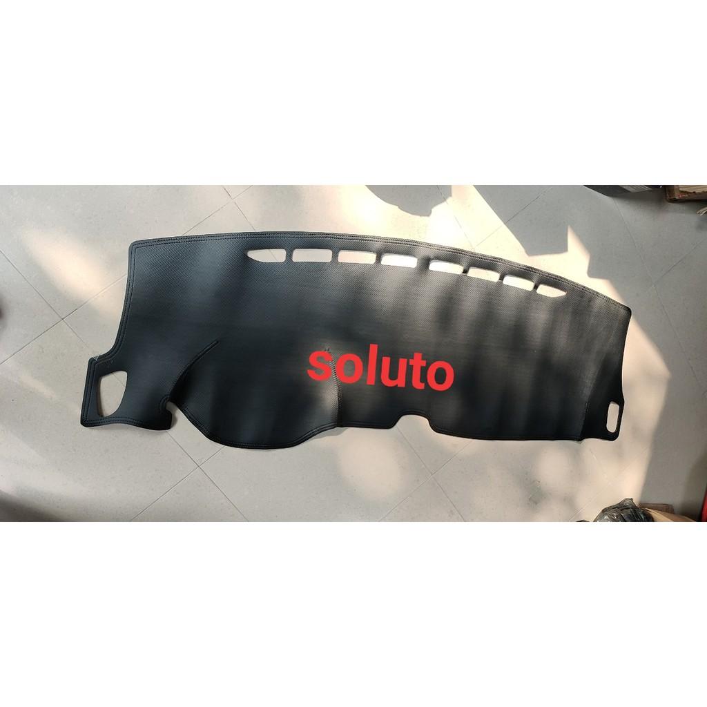 Thảm taplo ô tô Soluto 2019 loại da vân cacbon chống nắng, chống nứt vỡ taplo, thảm taplo Kia Soluto