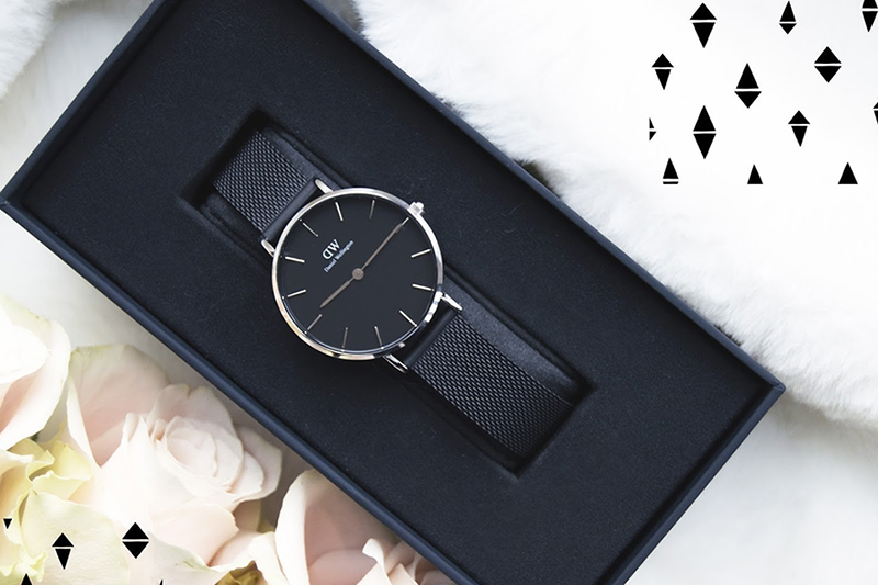 Đồng Hồ Dây Mắt Lưới Daniel Wellington DW00100202 (32mm) - Đen