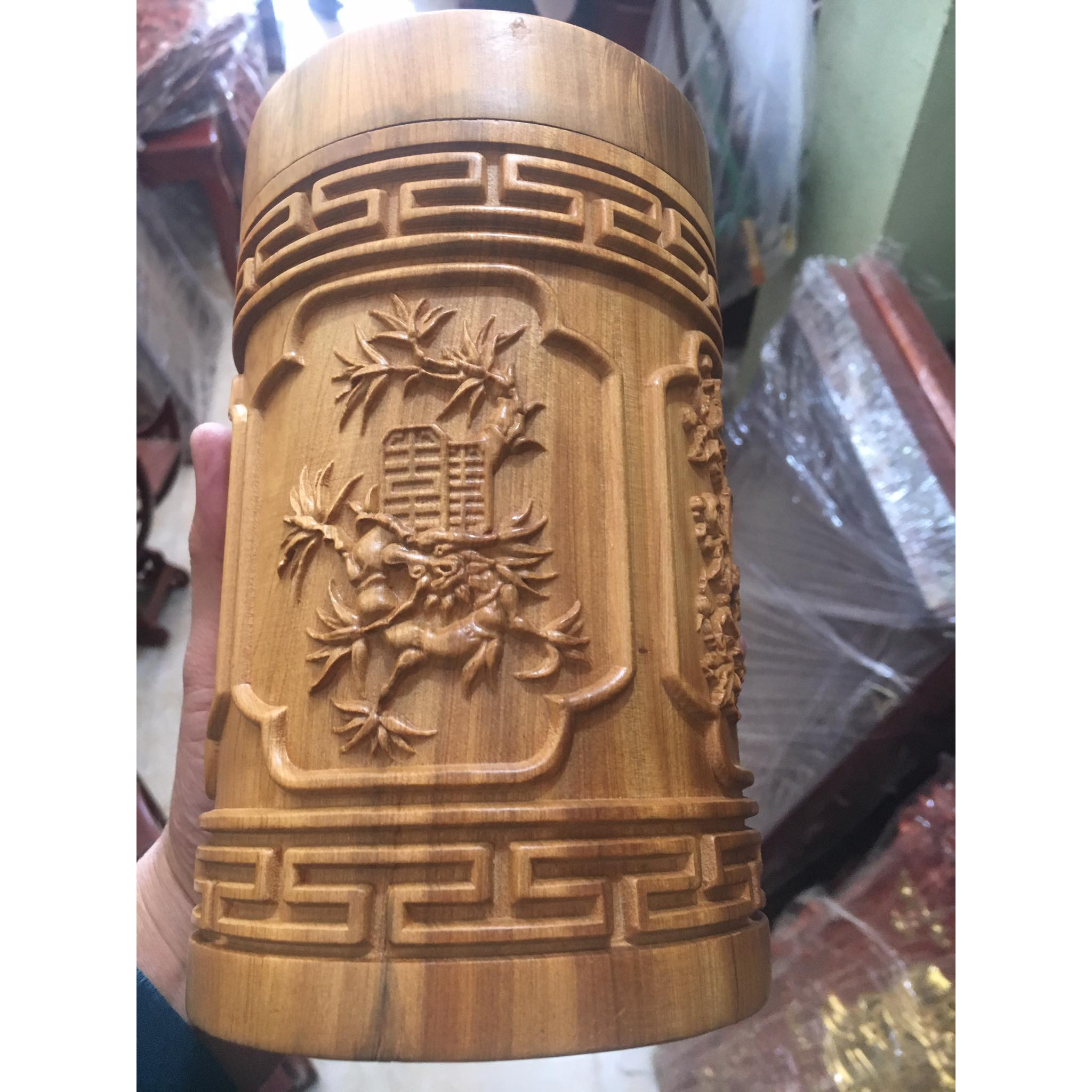 Hộp đựng chè trạm khắc Tứ quý tinh xảo gỗ Bách Xanh thơm ngát loại to cao 20cm