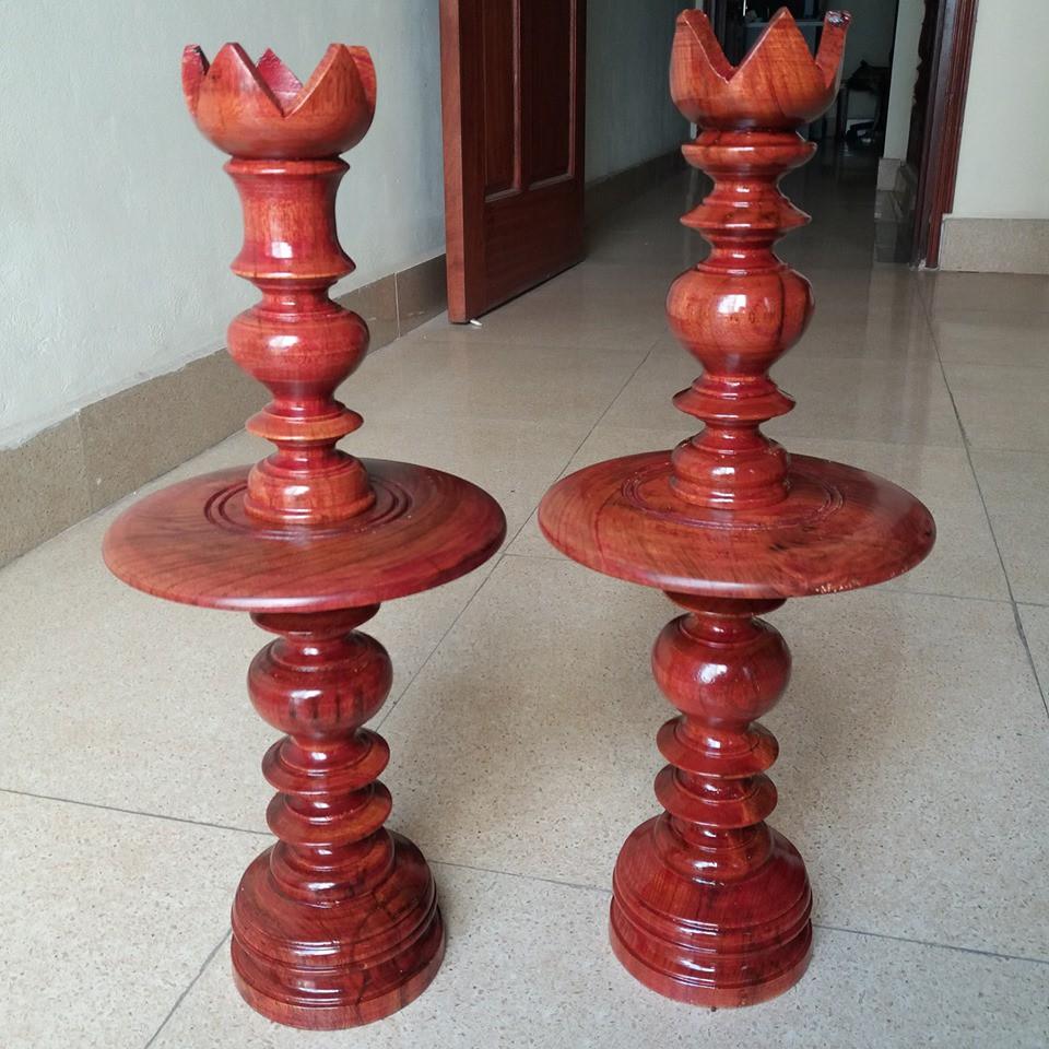 Đèn thờ gỗ gụ kích thước cao 50cmx20cmx20cm