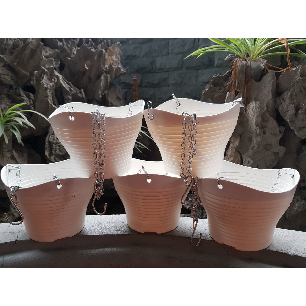 5 Chậu Sóng Trồng Hoa Bằng Nhựa Có Móc Treo Đường Kính Miệng 18cm