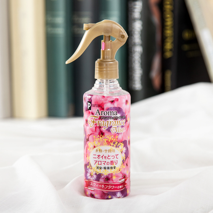 Xịt Thơm &amp; Làm Phẳng Quần Áo  Aroma Fragrance Mist &amp; Sweet Nhật Bản 250ml