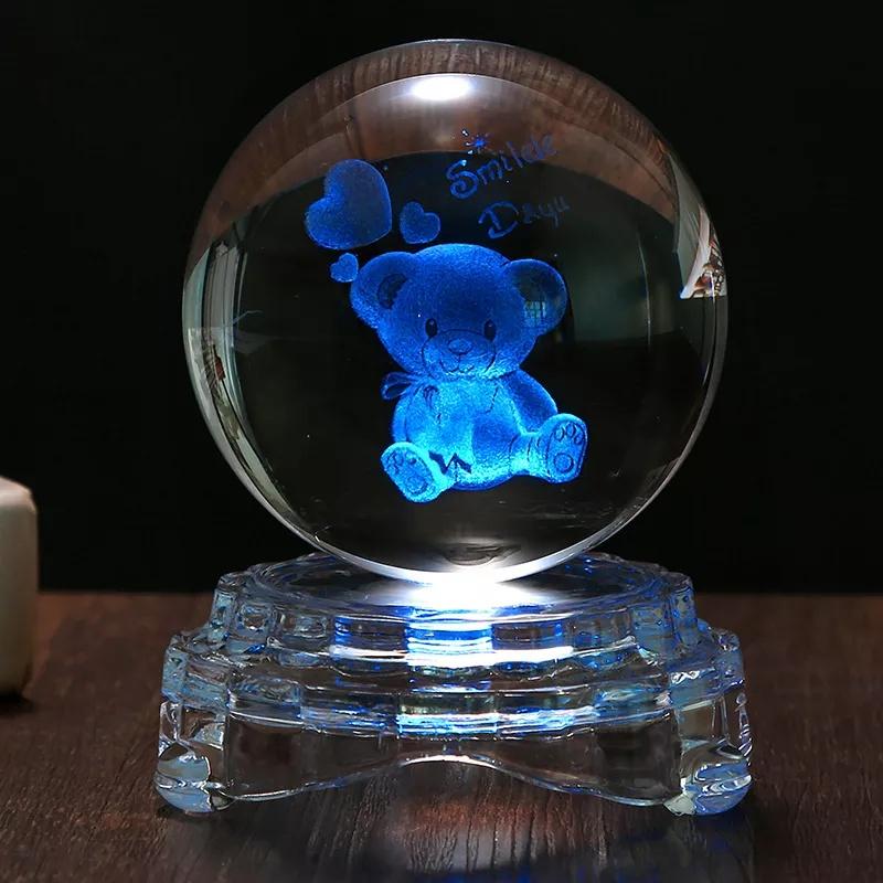 Bộ Quà Tặng Quả Cầu Pha Lê 3D larser LED chuột Mickey 6cm