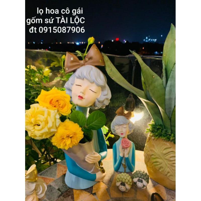 Lọ hoa cô gái