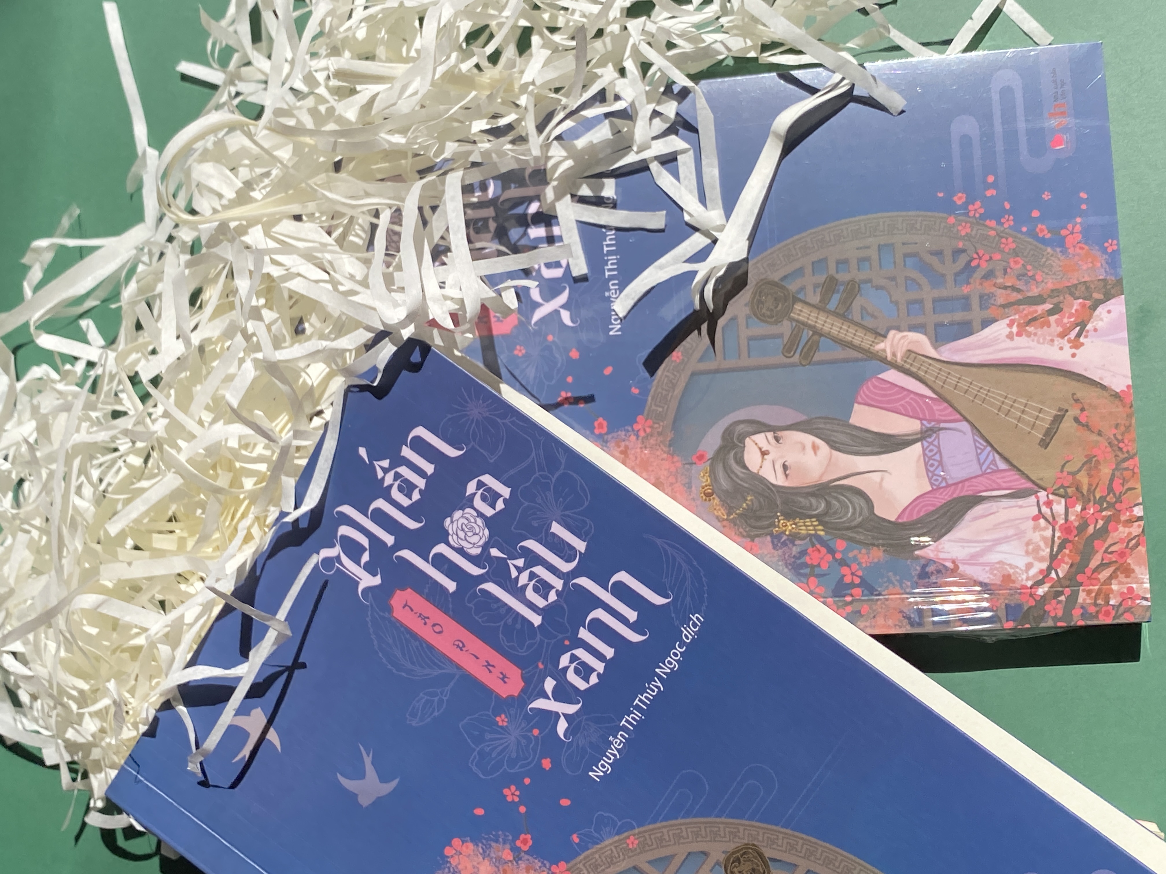 Sách - Phấn hoa lầu xanh (tái bản)