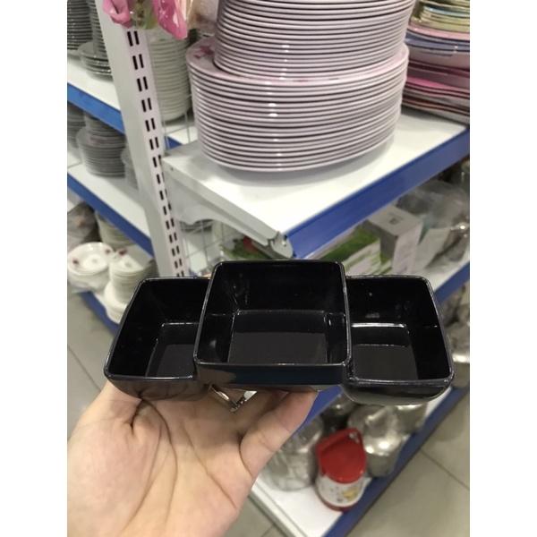 Đĩa chấm đen 3 ngăn C107