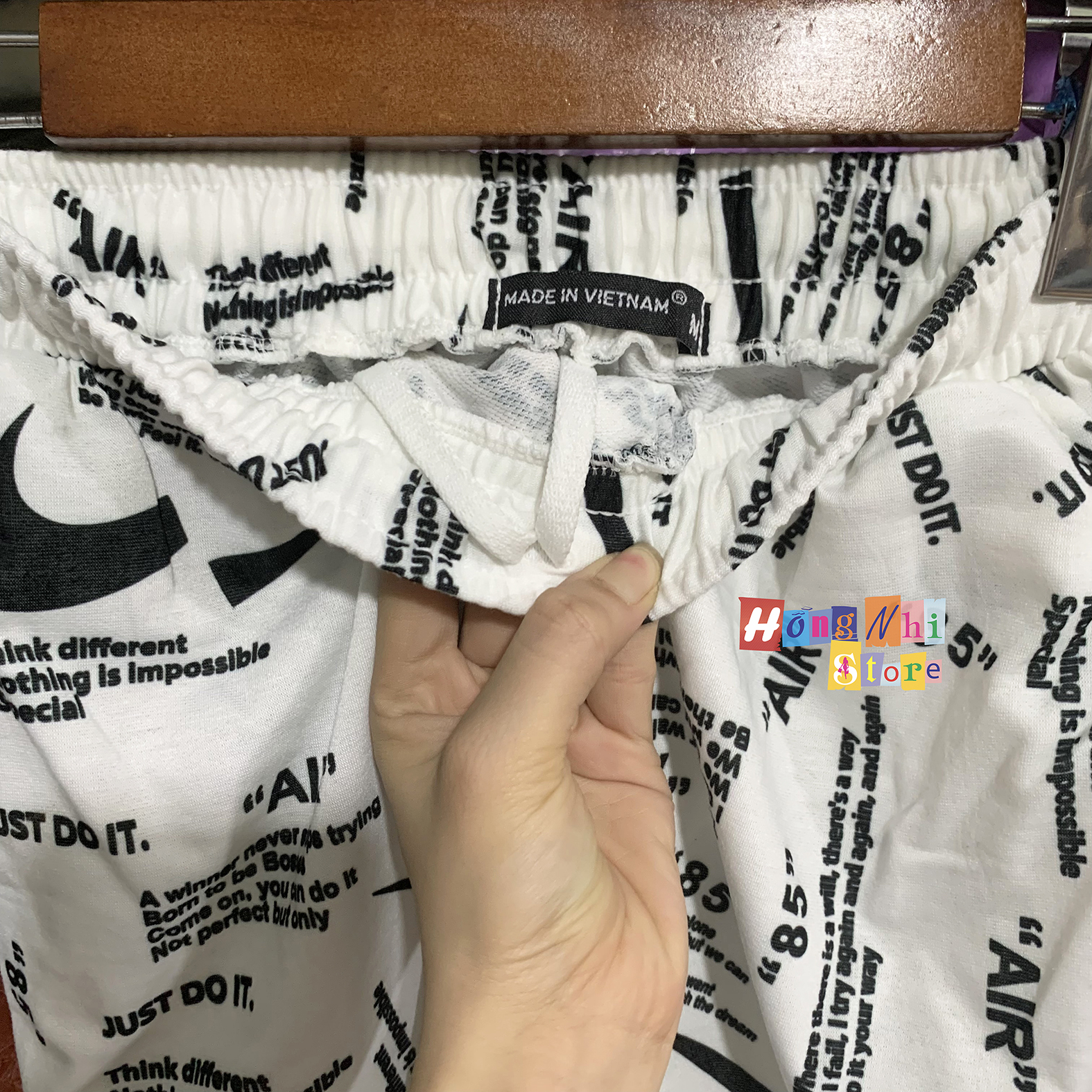 Quần Jogger 3D Ulzzang Unisex Jogger Hoạt Hình Dây Rút Lai Ống Rộng V2 - MM