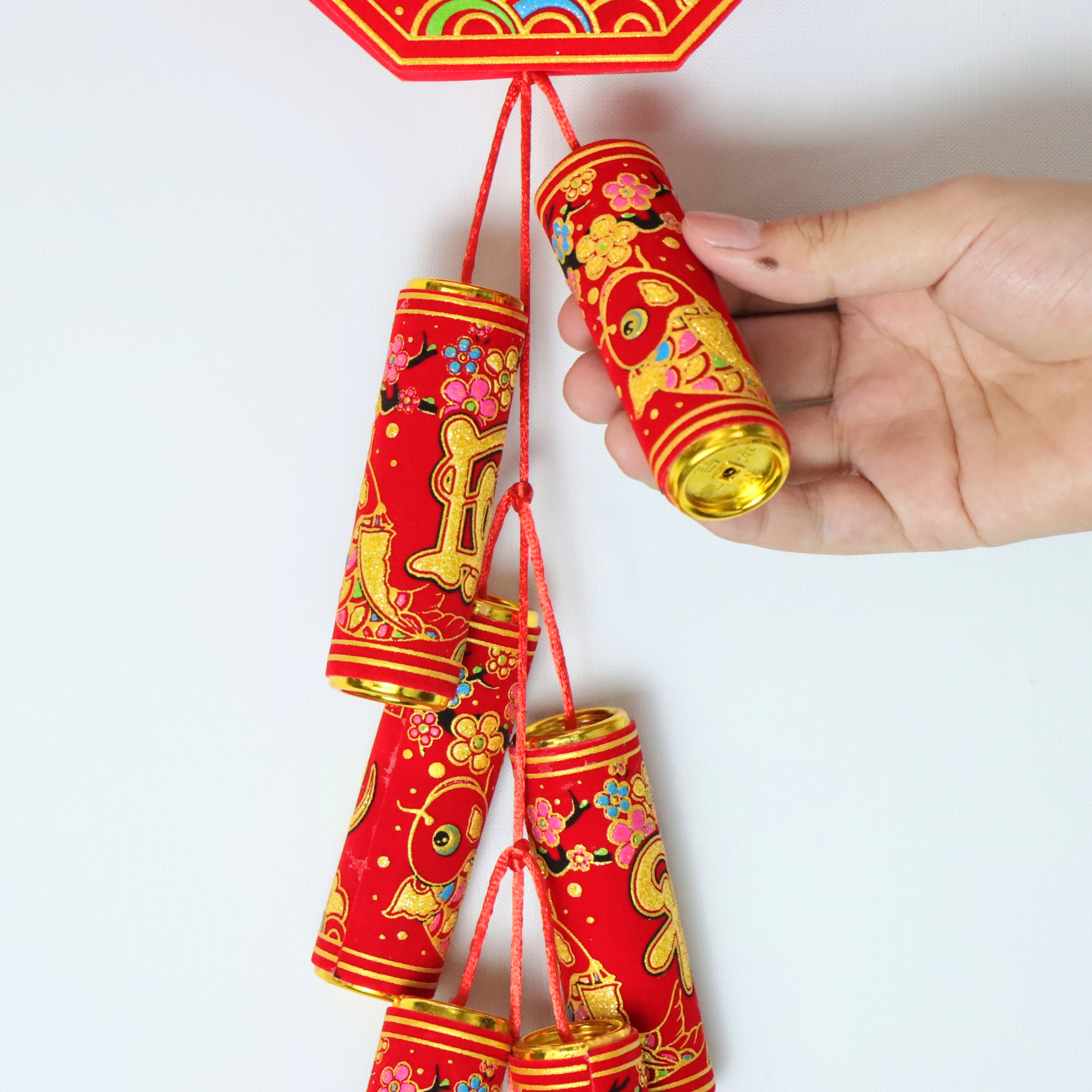 Chùm pháoo mô hình chữ Việt trang trí tết mừng xuân