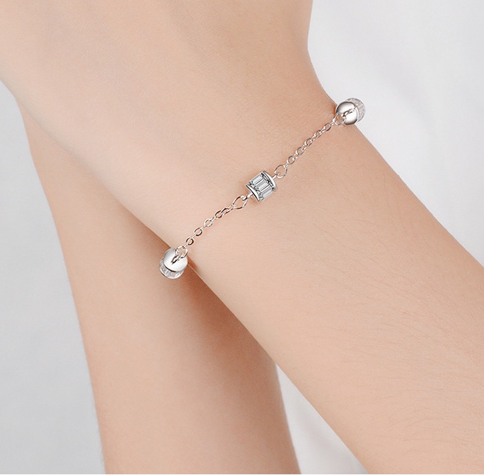 Lắc tay nữ thời trang hàn mẫu mới cực dễ thương LT72