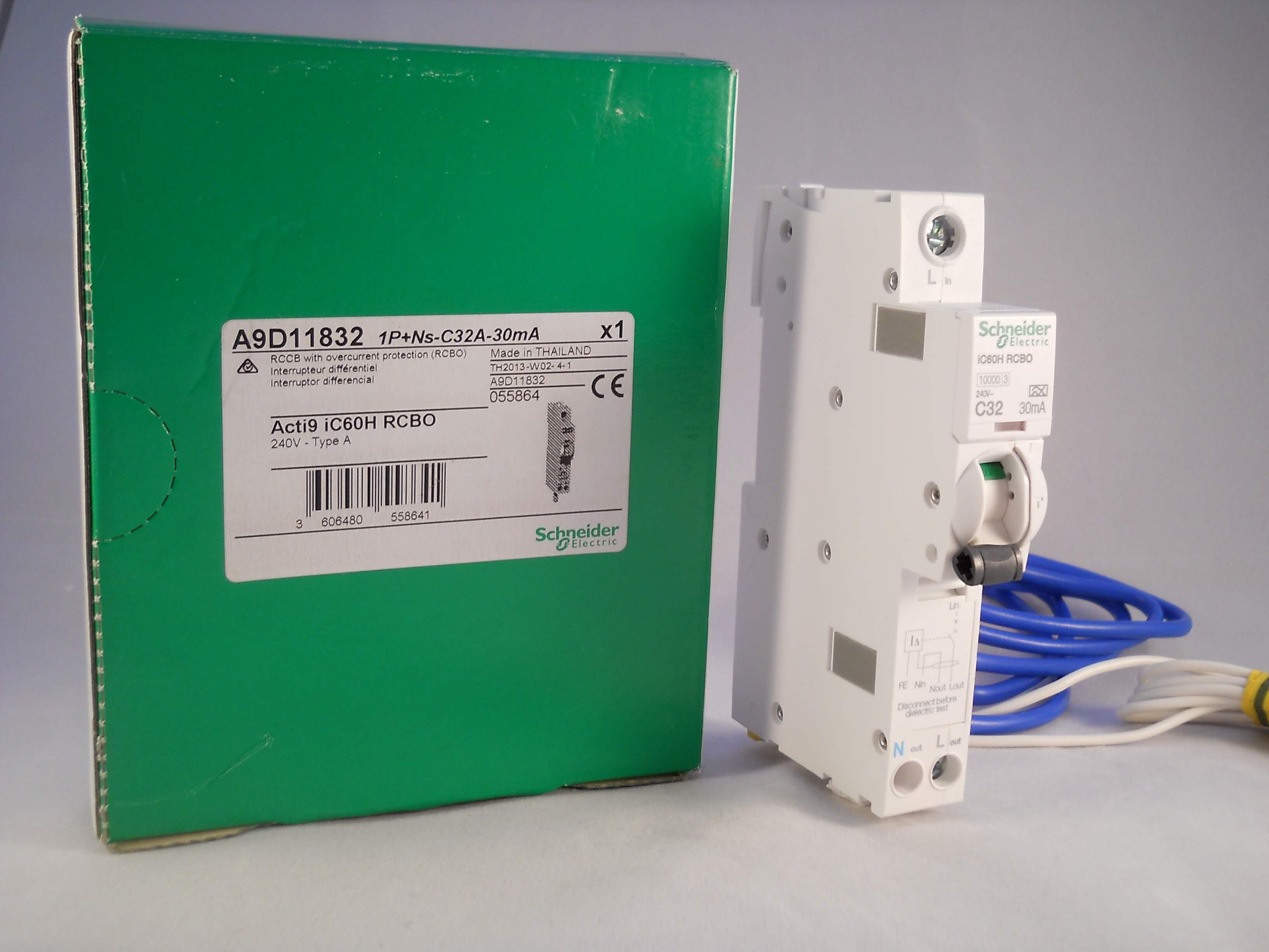 Cầu dao chống giật RCBO 1P+N-32A- 30mA Schneider
