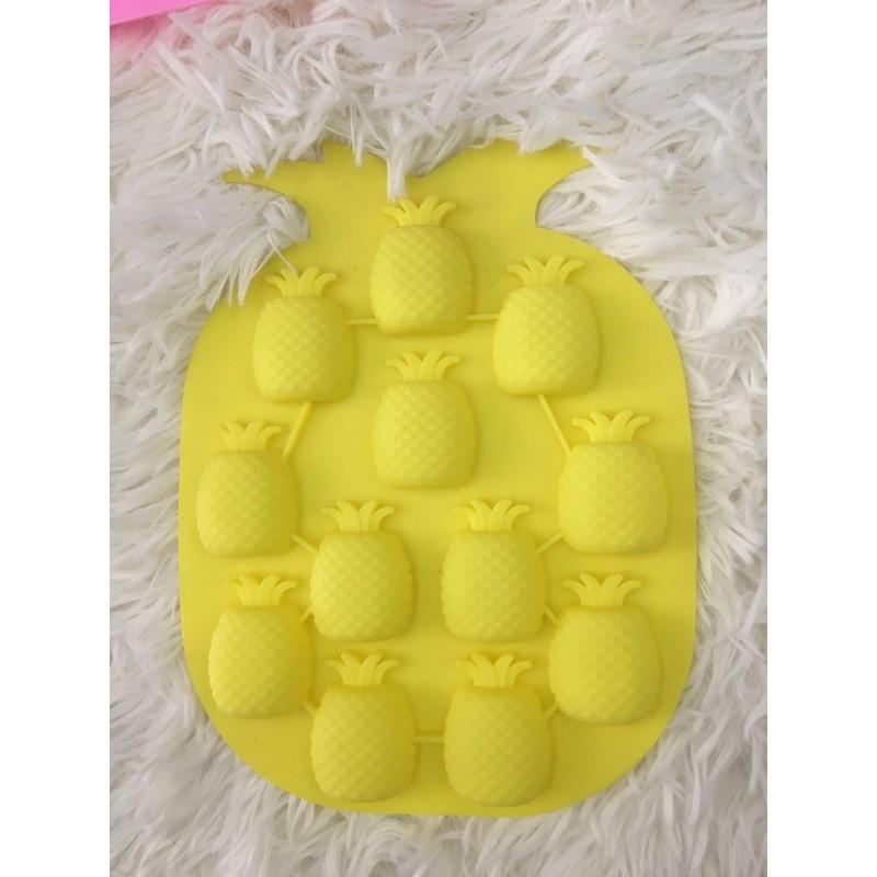 Khuôn silicone hình cá, quả thơm