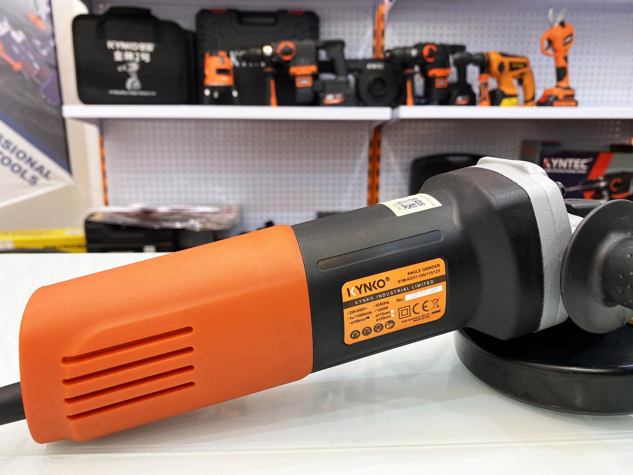 (TẶNG ĐÁ MÀI) Máy mài góc 1 tấc mài góc 100mm Kynko KD57 chính hãng (6571A)