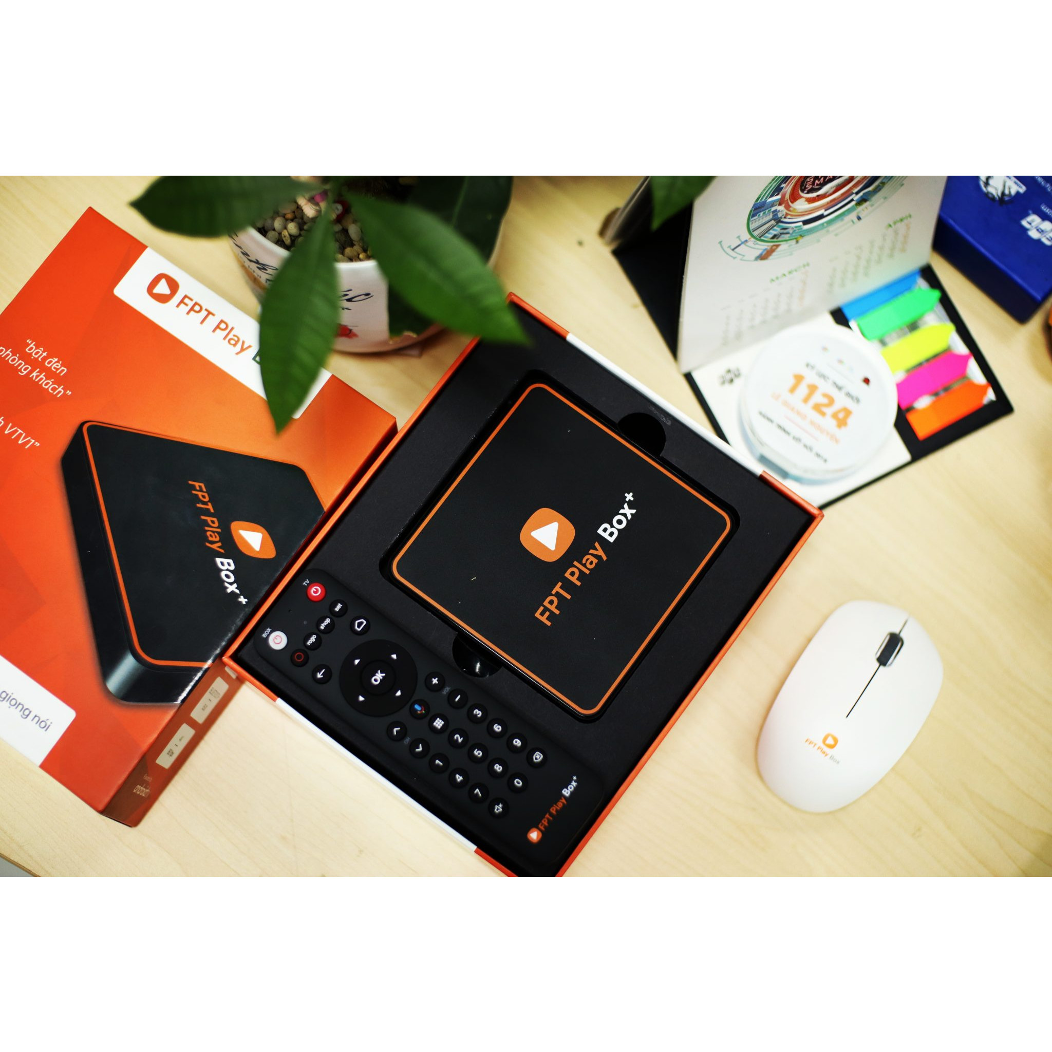 FPT Play Box+ 2020 2GB Hệ Điều Hành Android TV 10 Điều Khiển Giọng Nói - Hàng Chính Hãng