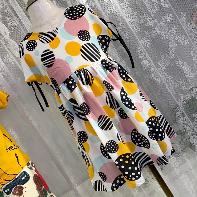 Váy họa tiết hình tròn cho bé
