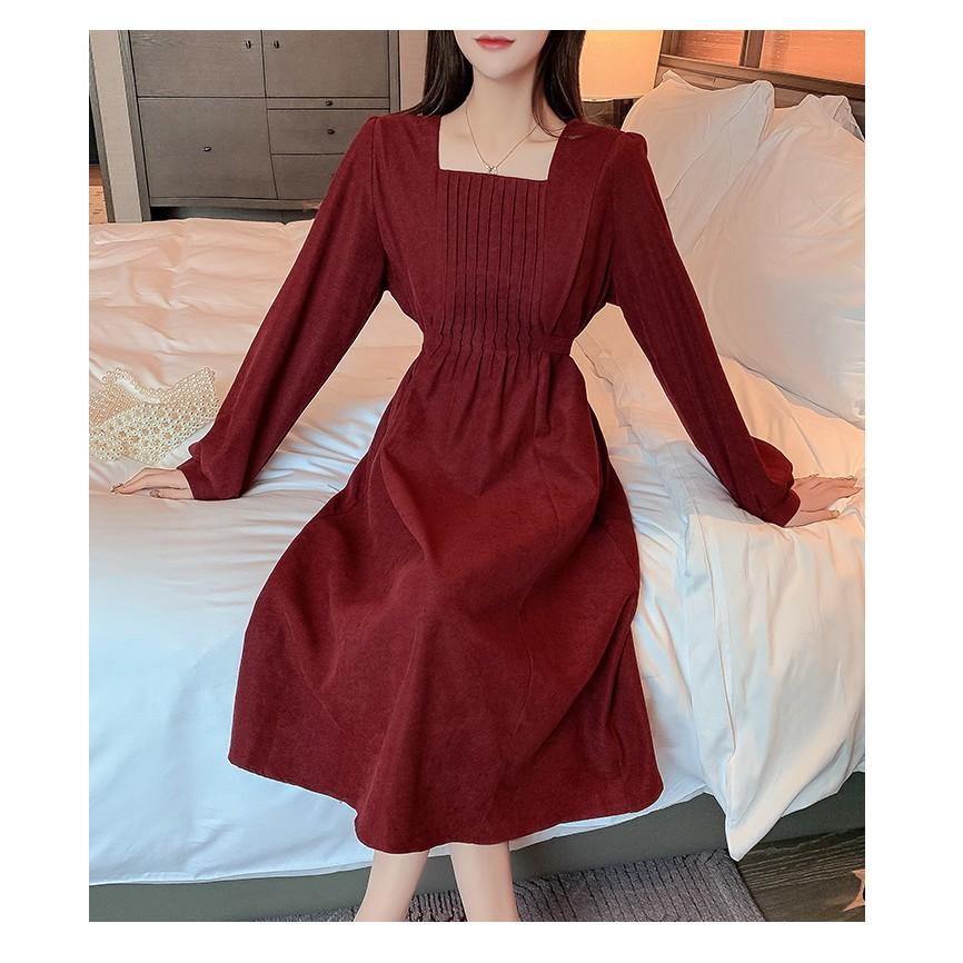 Váy Nữ Cổ Vuông Nhung Tăm Tôn Dáng
