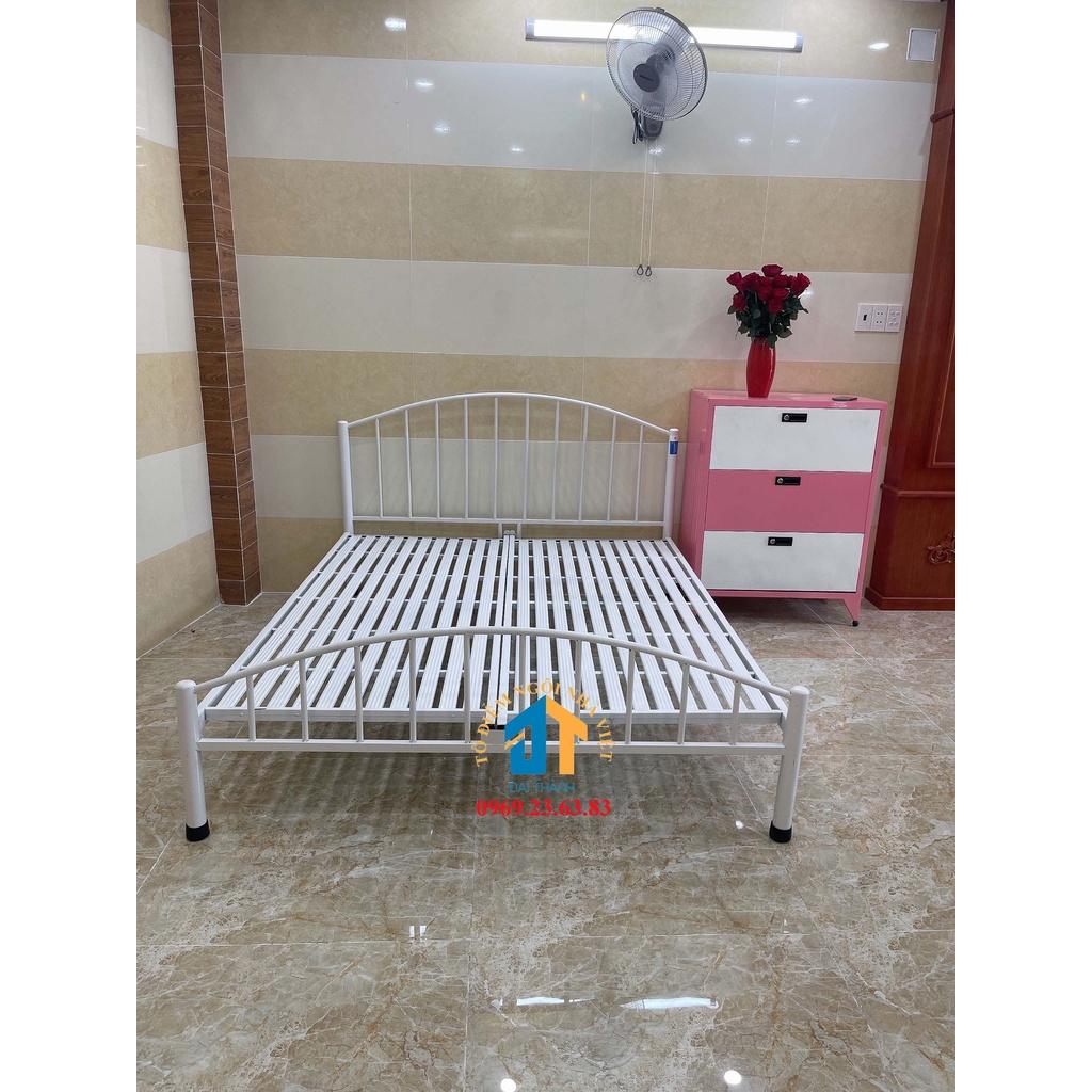 Giường sắt 1mx2m mỹ nghệ cao cấp 1 người nằm