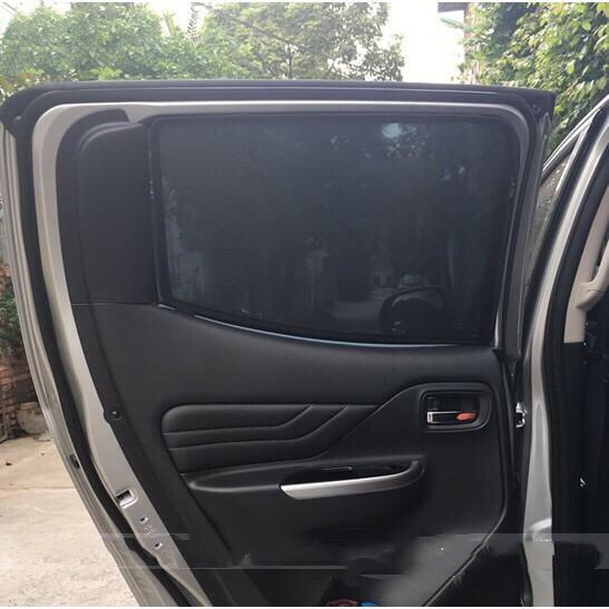 Rèm che nắng hít nam châm dành cho xe Mitsubishi
