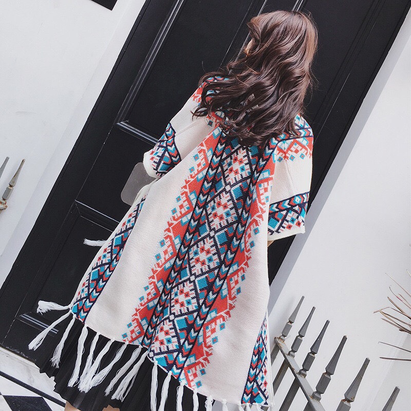 Khăn Áo choàng boho thổ cẩm cho nữ Khăn len quàng cổ mùa thu đông kiểu khoác ngoài poncho có cúc 2 bên  - Mã LE38