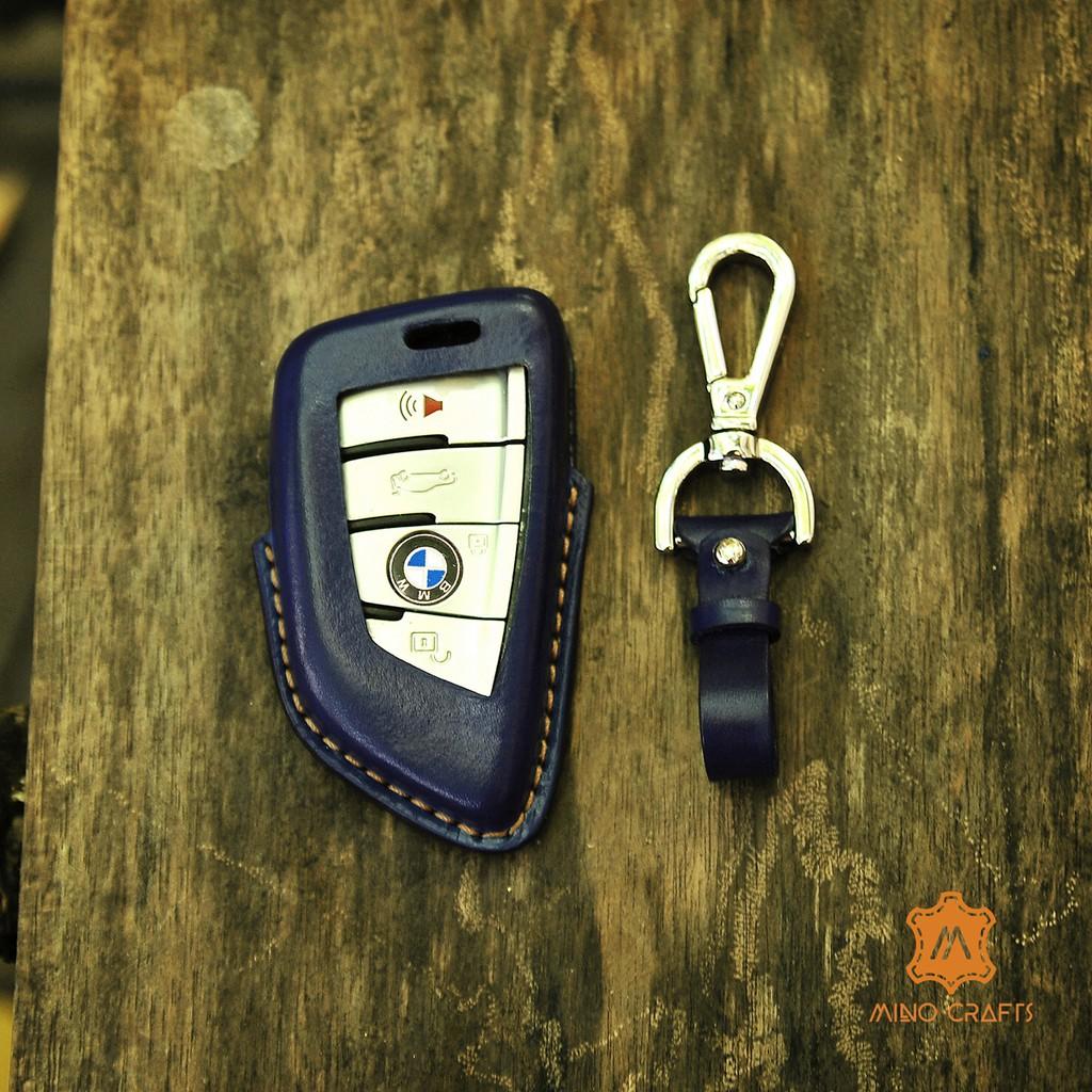 BAO DA BỌC CHÌA XE BMW CÓ MÓC KHÓA ĐEO HÔNG - BAO DA HANDMADE VỚI CHẤT LIỆU DA VEGTAN ĐƯỢC NHẬP KHẨU TRỰC TIẾP TỪ Ý