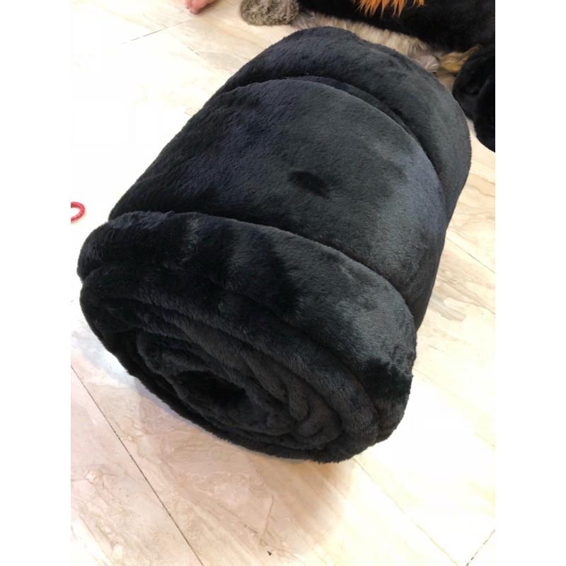 Thảm lông màu đen lông mịn