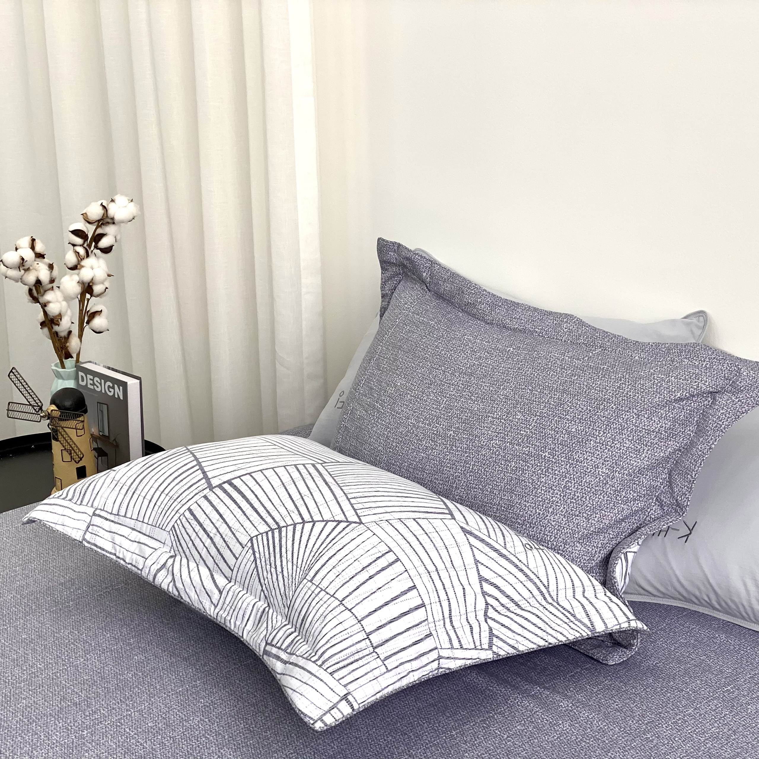 Bộ ga giường KBedding by Everon KMTP 112 Microtencel Xám phối trắng