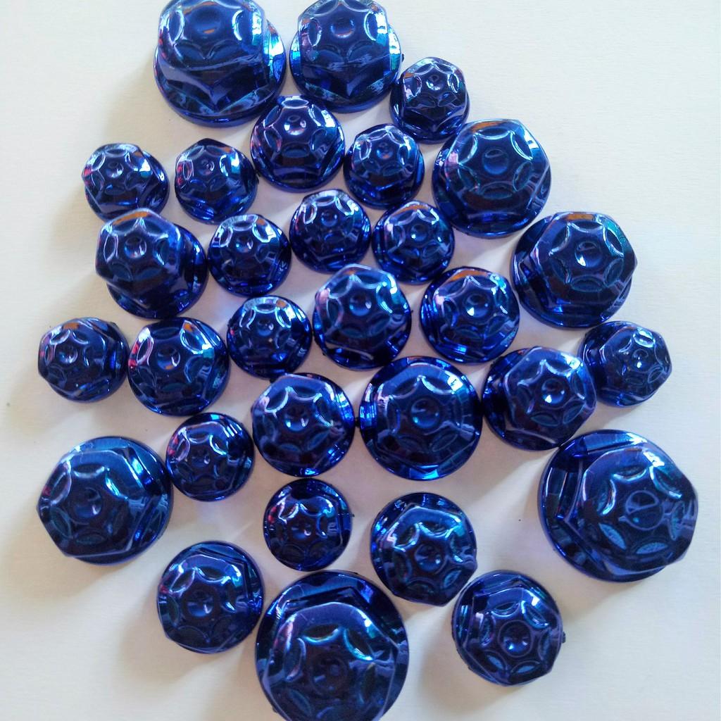 Bộ chụp ốc( 58 - 60 con ) màu xanh dương cho các loại xe
