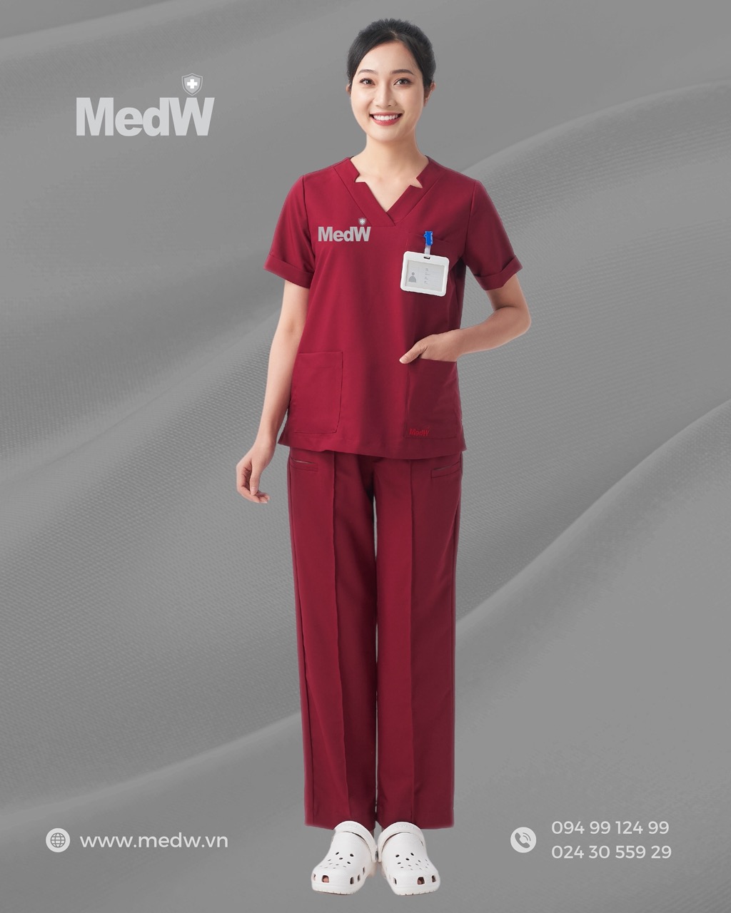 MedW Diana Scrubs Y Tế Red Burgundy (Nữ) Đỏ Rượu Vang Trang Phục Y Tế Bác Sĩ Điều Dưỡng Thẩm Mỹ Viện Spa Phòng Khám Bệnh Viện Thiết Kế Cách Tân Trang Trọng Không Bám Dính Không Nhăn Mềm Êm Xếp Ly Giữ Dáng