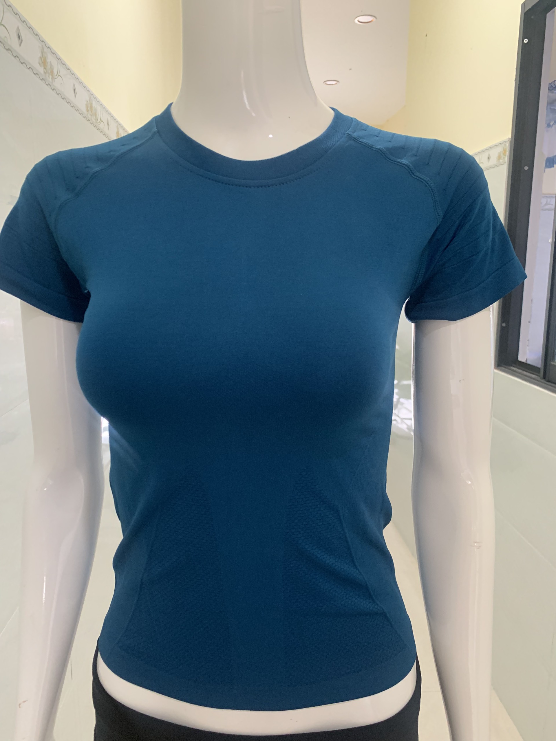 Áo Thun Nữ Cộc Tay Vải Polyester Cao Cấp Thấm Hút Mồ Hôi Tốt,Vải Xịn K Bai K Nhão