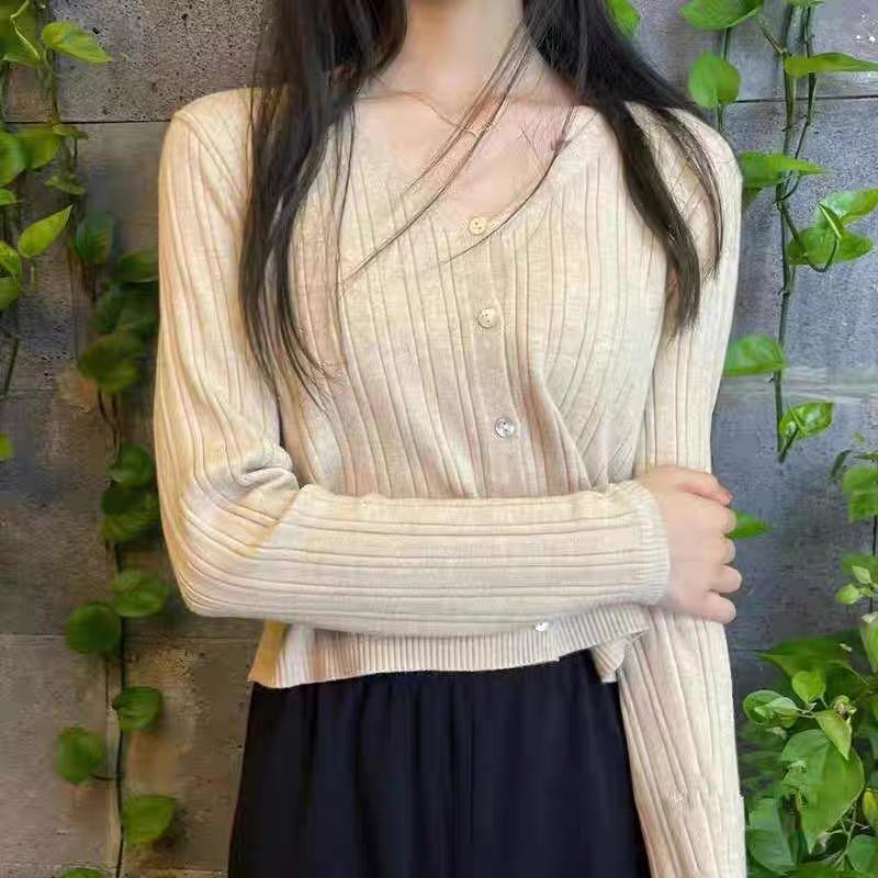 MS903 Áo len nữ cổ tim cài cúc dệt kim nhẹ nhàng