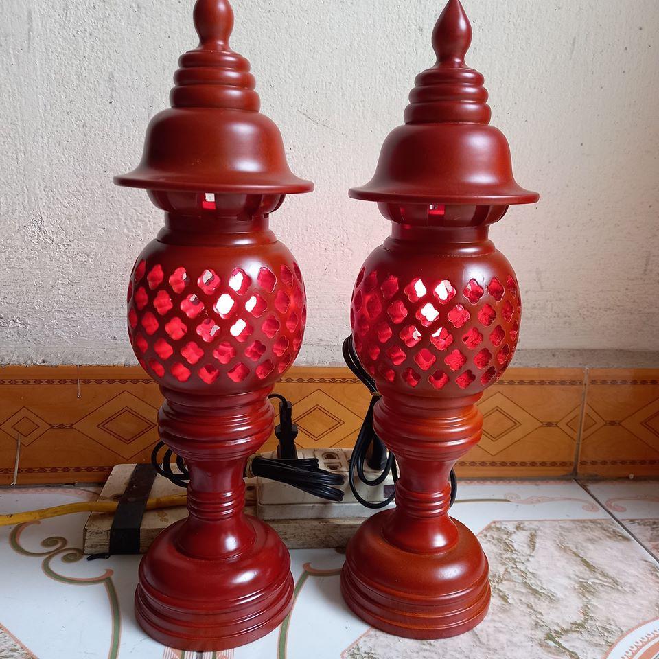 Đèn thờ kiểu quả dứa. gỗ xà cừ cao 36cmx11cm