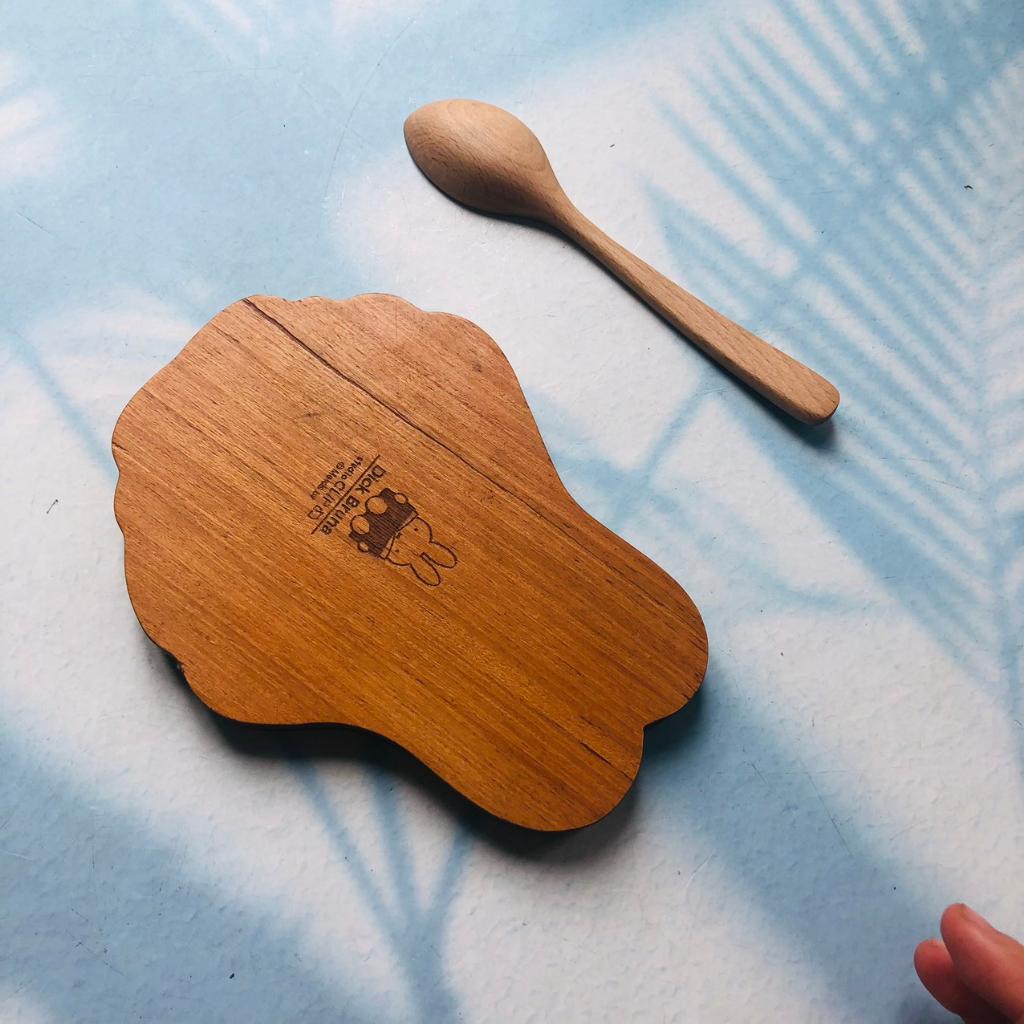 Khay Ăn Dặm, Trái Cây Gỗ Keo Cỡ 17.5 x 10 cm Thiết Kế Thỏ Con Mắt To Đáng Yêu, An Toàn Cho Bé