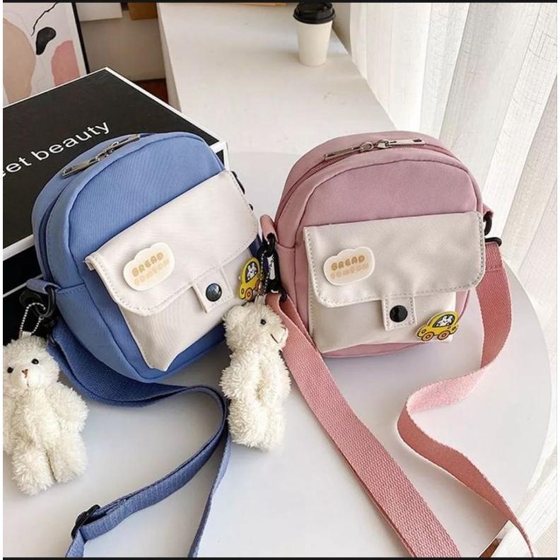 Túi đeo chéo mini hộp phối màu thời trang dành cho nữ kèm gấu + sticker như hình TA082