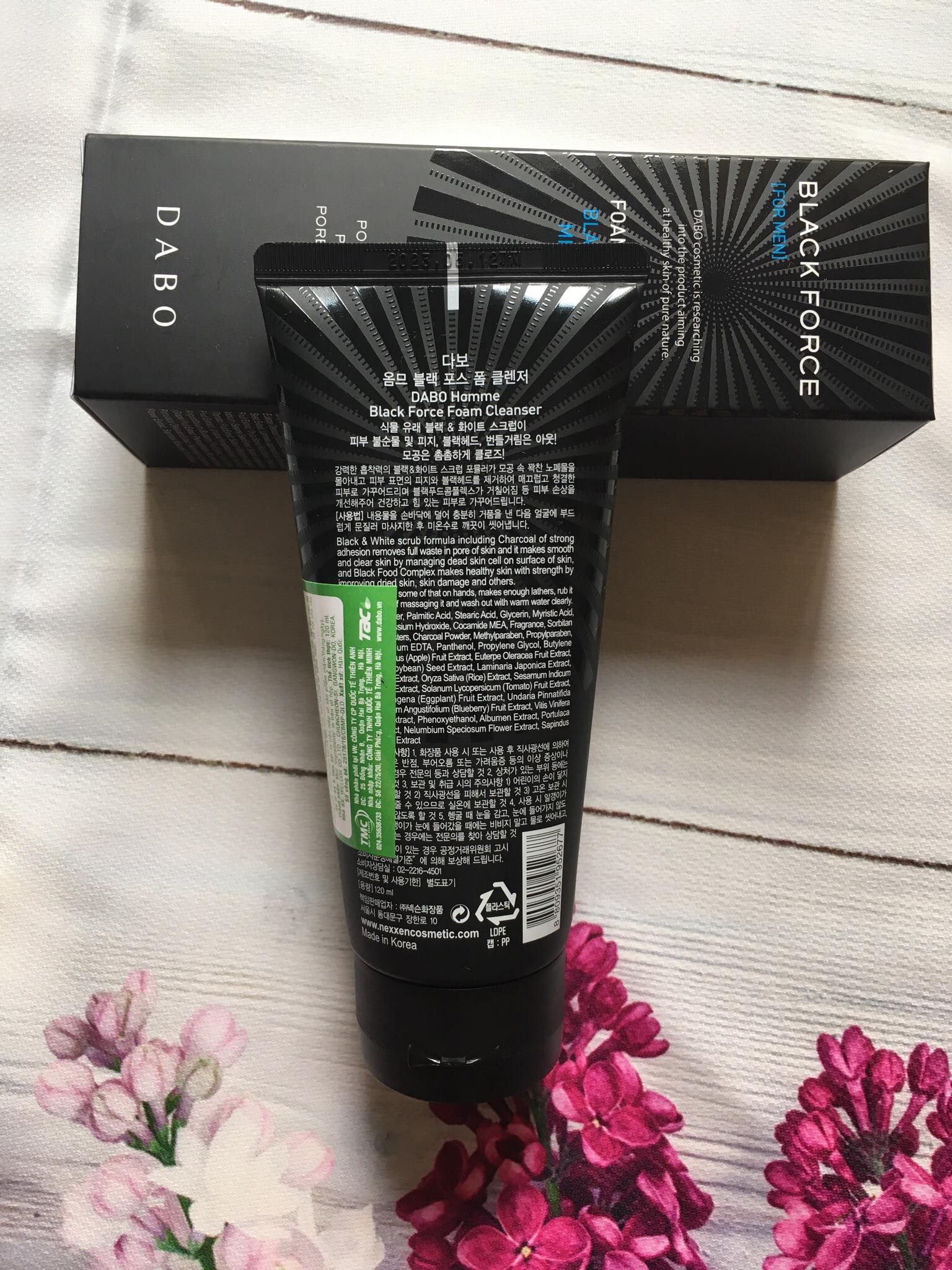 Sữa Rửa Nam Ngăn Ngừa Mụn Trắng Da Dabo Black Force