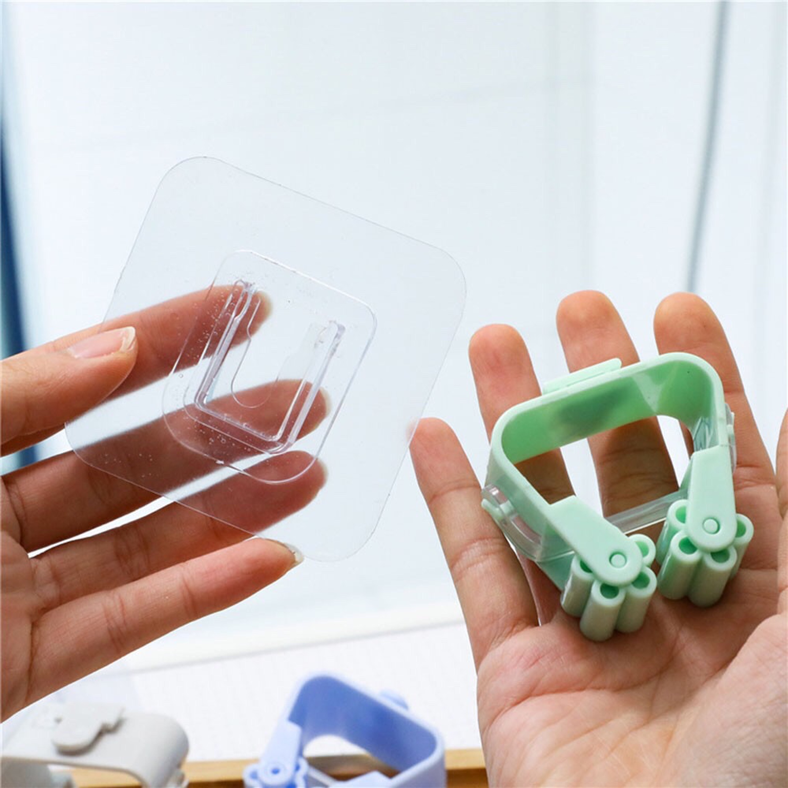 Dụng cụ móc kẹp cài chổi đa năng gắn tường