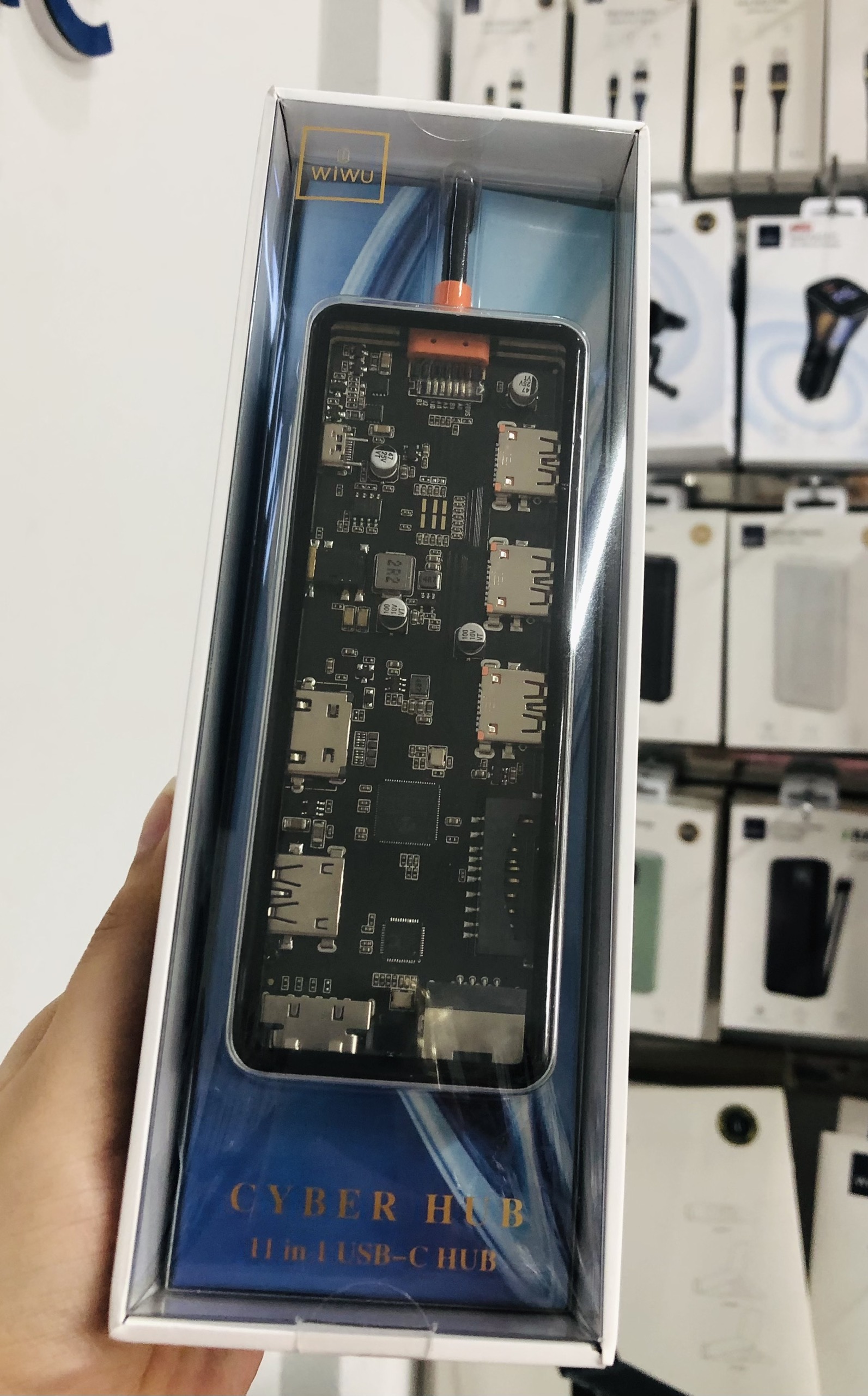 Hub Wiwu Cyber 11in1 USB-C CB011 kết nối nhiều thiết bị hơn với nhiều cổng, thiết kế trong suốt xuyên thấu chi tiết bên trong - Hàng chính hãng