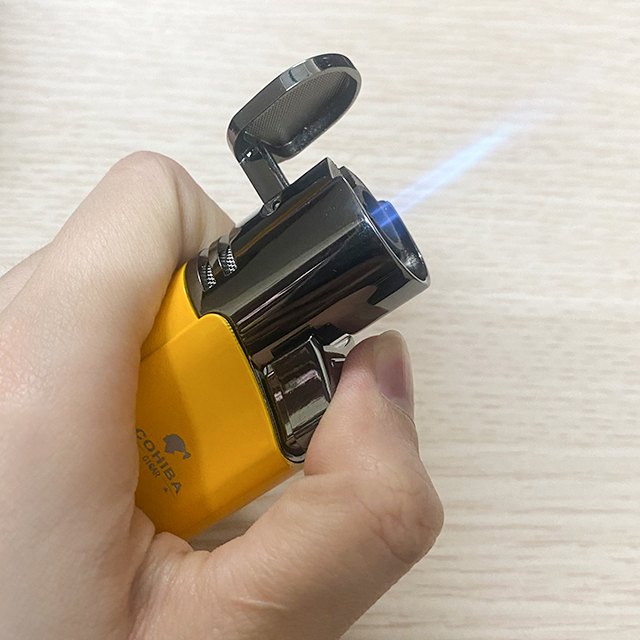 Hột Qụet Bật Lửa COB-159 Khò 1 Tia Mạnh Mẽ Kèm Đục Tiện Lợi, Ô Quan Sát Dung Lượng Gas