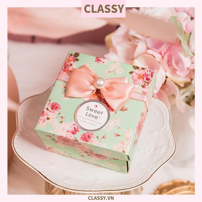 Hộp quà tặng Classy cỡ lớn gắn hoa gắn nơ sang trọng PK1381 (Hộp gấp sẵn)