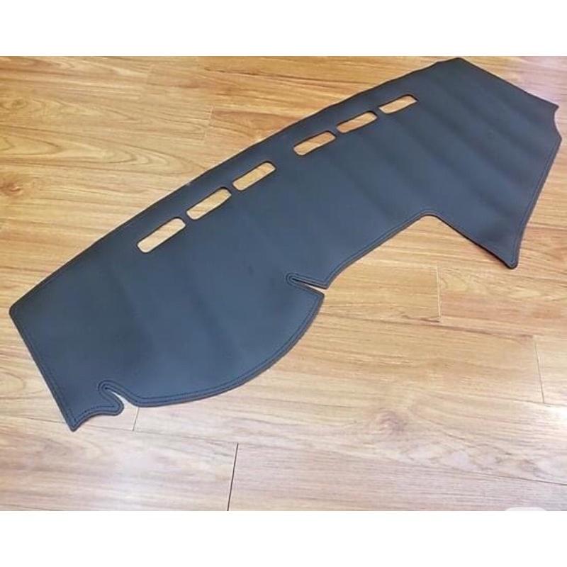 Thảm taplo da carbon xe Wigo 2018-2023