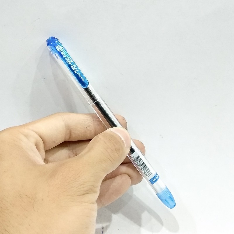 Bút Viết Nước My Gel 0.5mm Thiết Kế Với Kiểu Dáng Đẹp Và Gọn Nhẹ Bút Với Nét Viết Nhỏ Giúp Nét Viết Êm, Mực Xuống Đều Không Bị Tắc Mực.