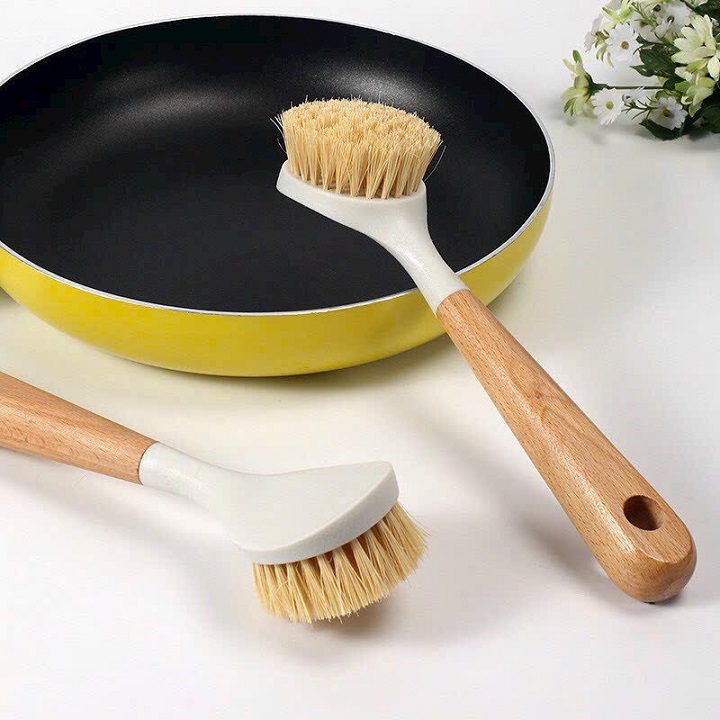 Bàn Chải Chà Xoong Nồi / Niêu / Chảo Đa Năng Cán Gỗ Có Móc Treo Tiện Lợi 25cm