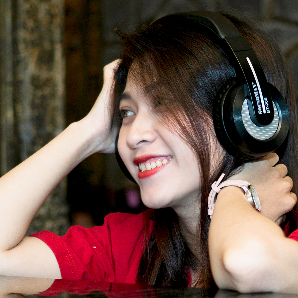 Tai Nghe Bluetooth Chụp Tai Có Micro Tích Hợp SoundMax BT-200 | Bluetooth Headphone SoundMax BT200 | Pin Dung Lượng Cao, Gọn Nhẹ Dễ Dàng Mang Theo, Âm Thanh Ấn Tượng, Thời Gian Nghe Nhạc Lên Đến 8 Tiếng - Hàng Chính Hãng