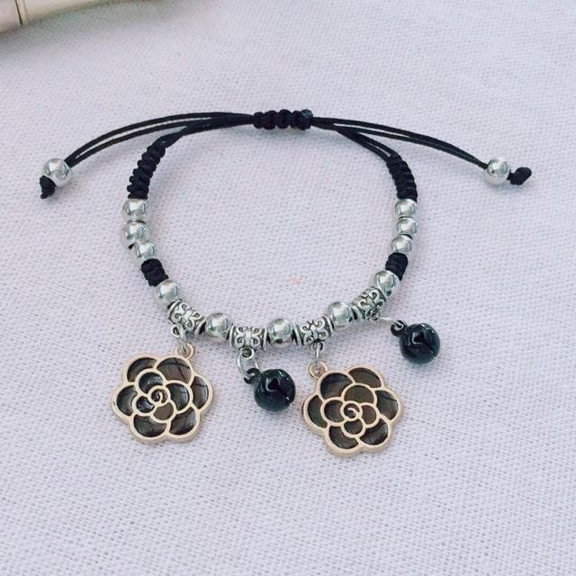 Vòng tay HandMade hoa hồng