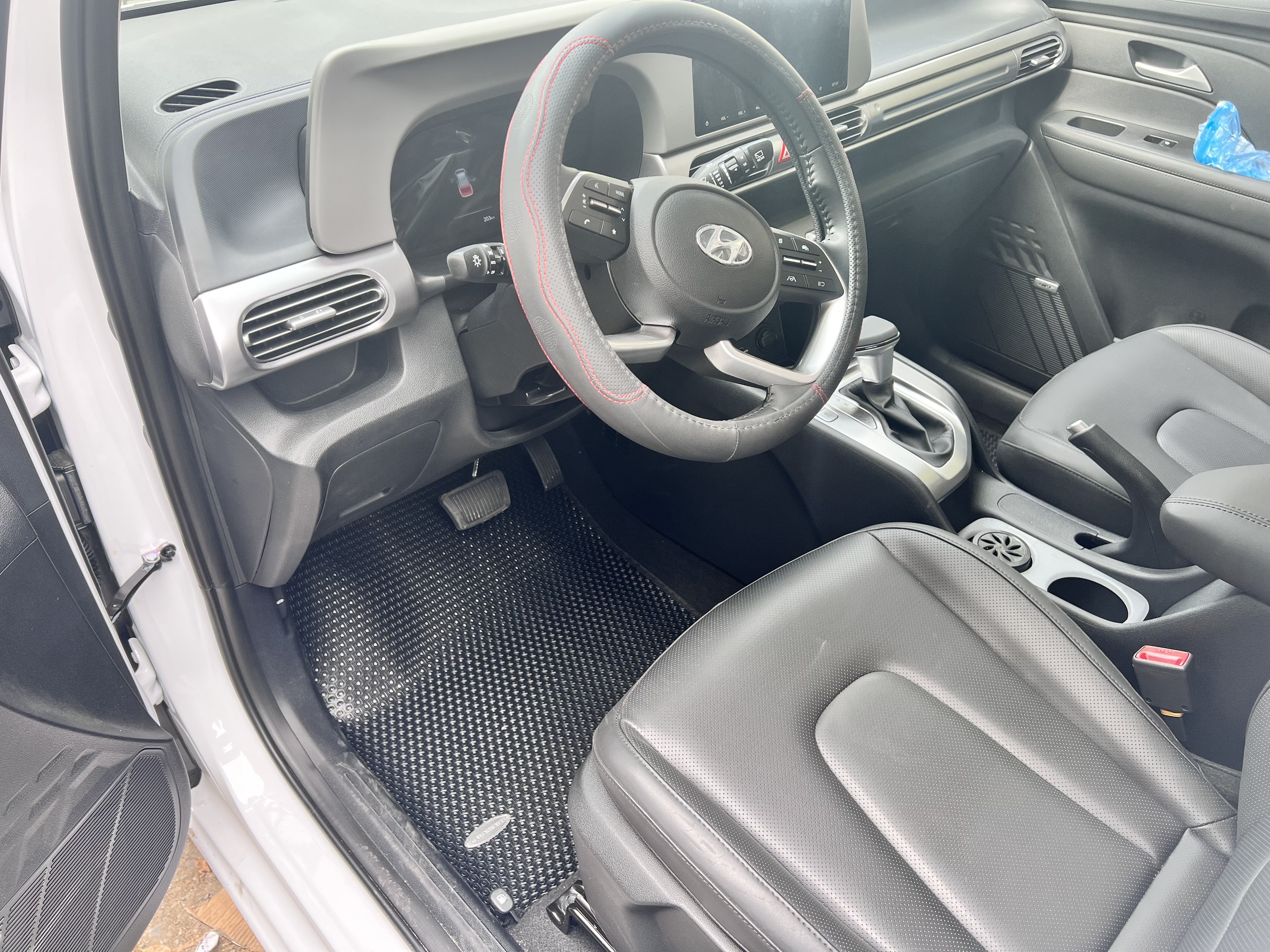 Thảm lót sàn ô tô KATA cho xe Hyundai Stargazer - Khít với sàn xe, Chống trơn, Không mùi, Không ẩm mốc