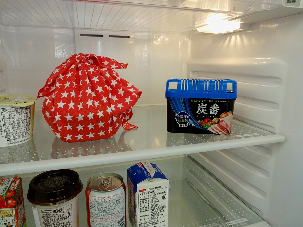 Hộp khử mùi tủ lạnh than hoạt tính Kokubo 150g - Hàng nội địa Nhật Bản