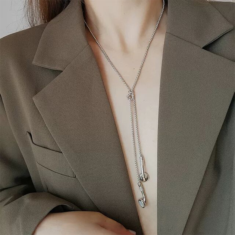 Dây chuyền vòng cổ mô hình tai nghe hot trend giới trẻ