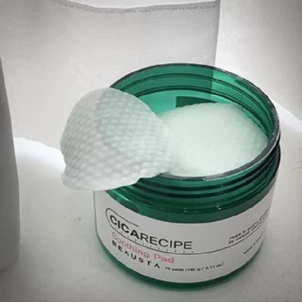 Mặt nạ làm dịu da chiết xuất rau má Beausta Cicarecipe Soothing Pad 70pads