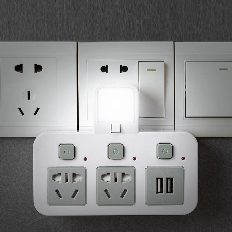 Ổ Cắm Chống Sét Có Đèn Led Thông Minh